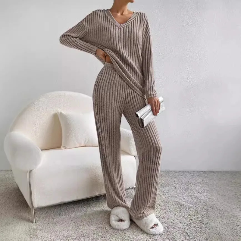 Ribgebreide Lounge Set met V-Hals – Comfort & Stijl