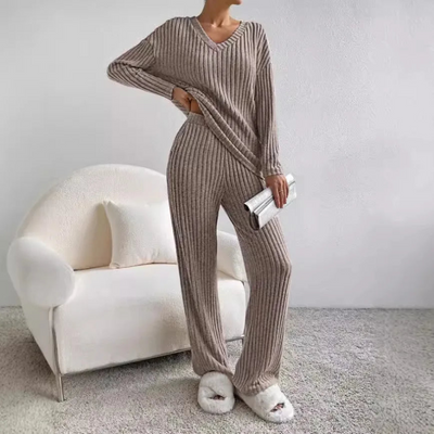 Ribgebreide Lounge Set met V-Hals – Comfort & Stijl
