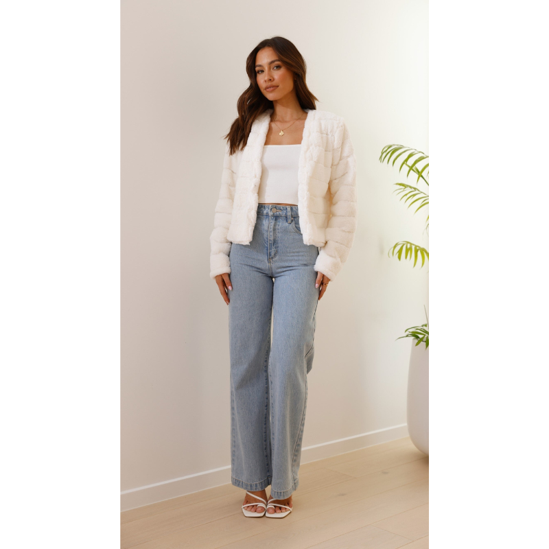 Luxe Cropped Damesjas van Imitatiebont – Modern & Chic