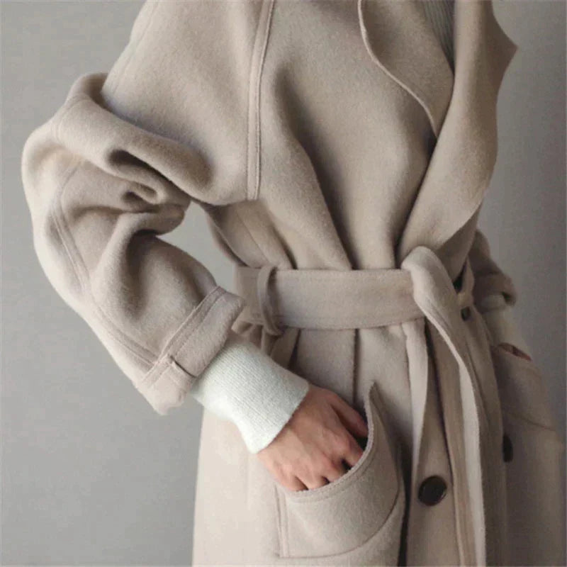 Lange Dames Trenchcoat van Wolmix – Chic & Warm