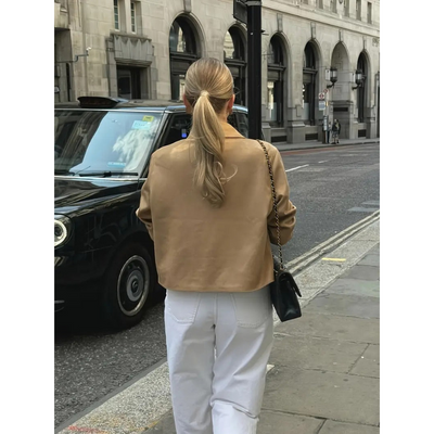 Dames Suède Jas met Knoopsluiting – Camel