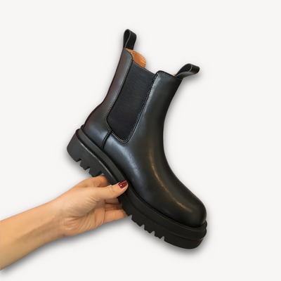 Dames Zwarte Leren Chelsea Boots – Chunky Zool & Slip-On Comfort