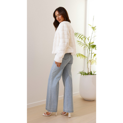 Luxe Cropped Damesjas van Imitatiebont – Modern & Chic