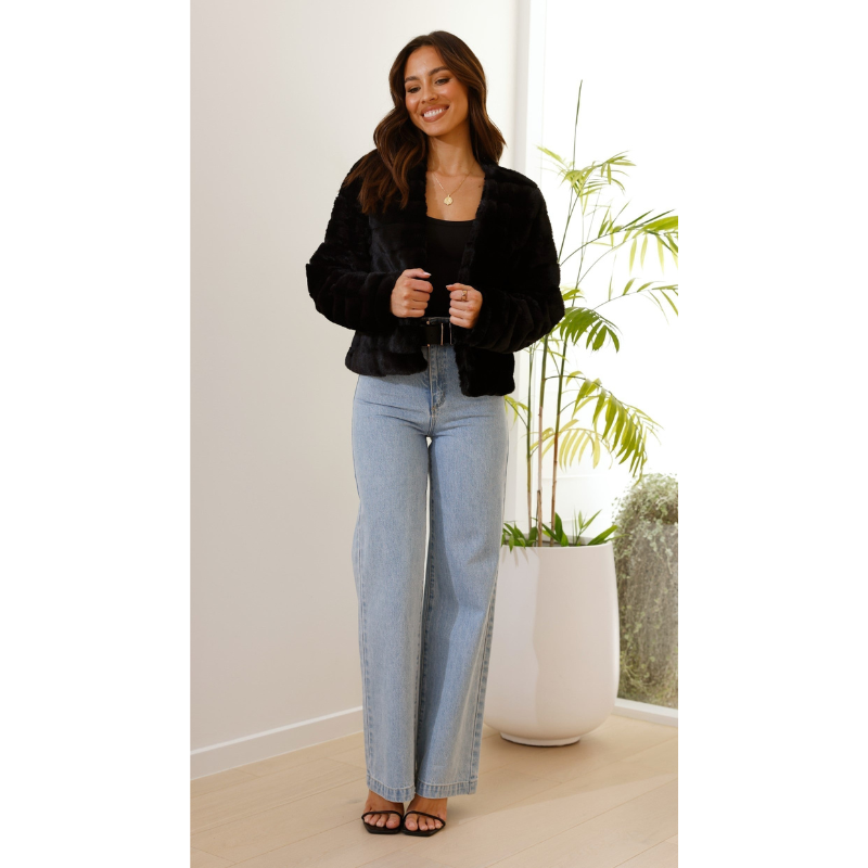 Luxe Cropped Damesjas van Imitatiebont – Modern & Chic