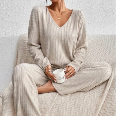 Ribgebreide Lounge Set met V-Hals – Comfort & Stijl