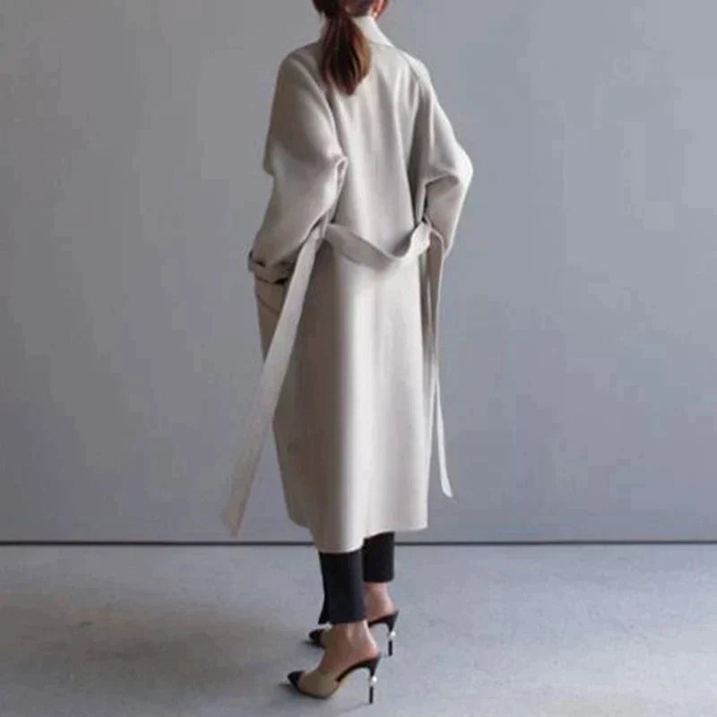 Lange Dames Trenchcoat van Wolmix – Chic & Warm
