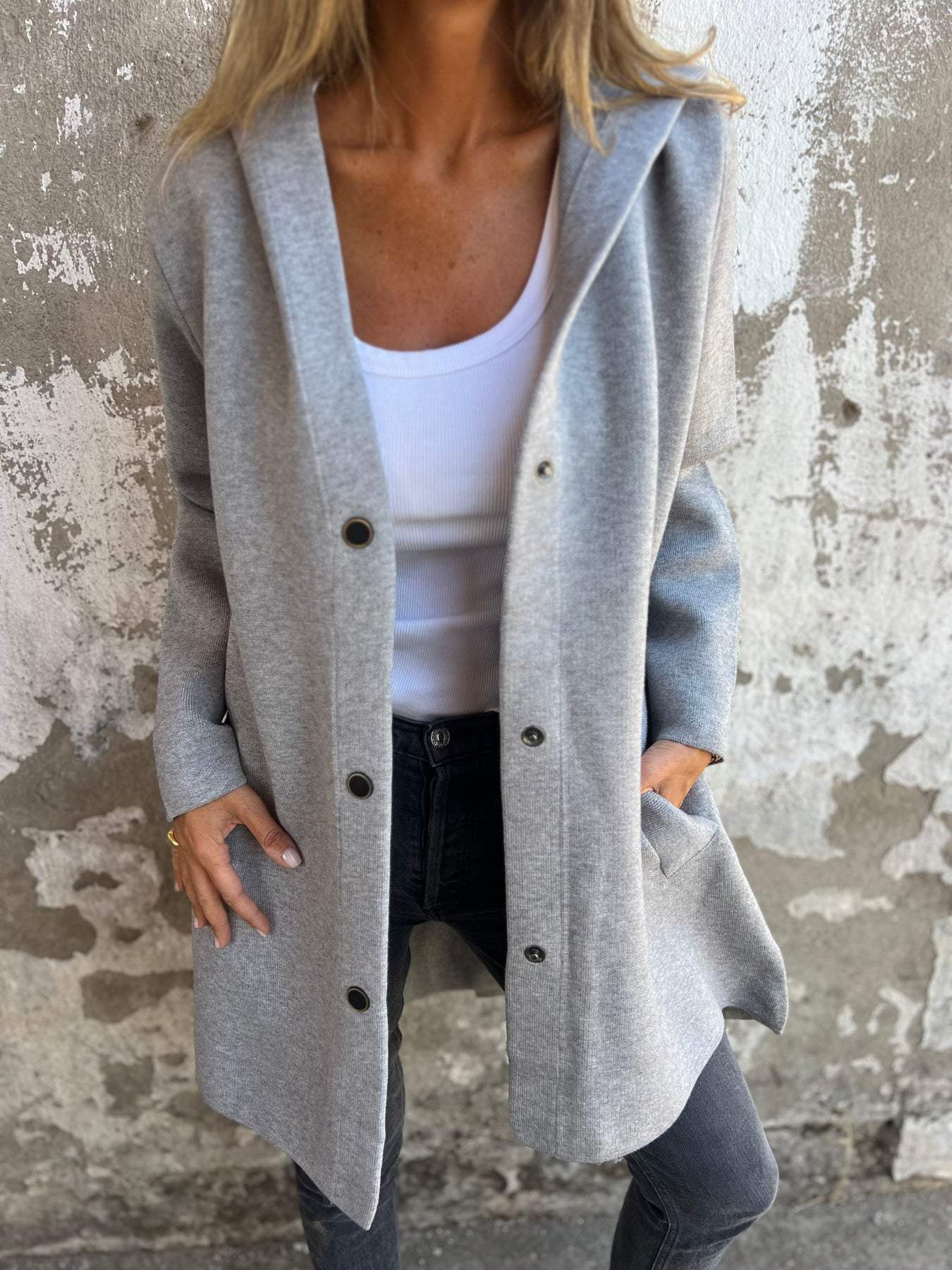 Dames Voorjaarsjas met Knoopdetails – Licht & Elegant